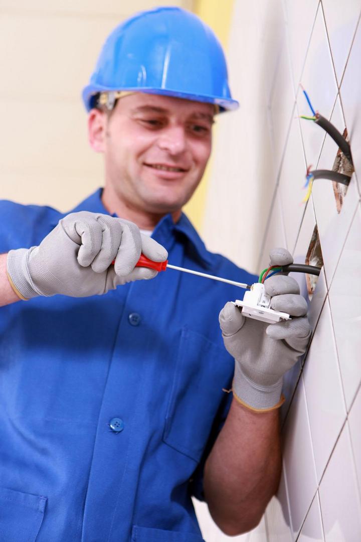 Installateur réseau électrique Grand Montréal